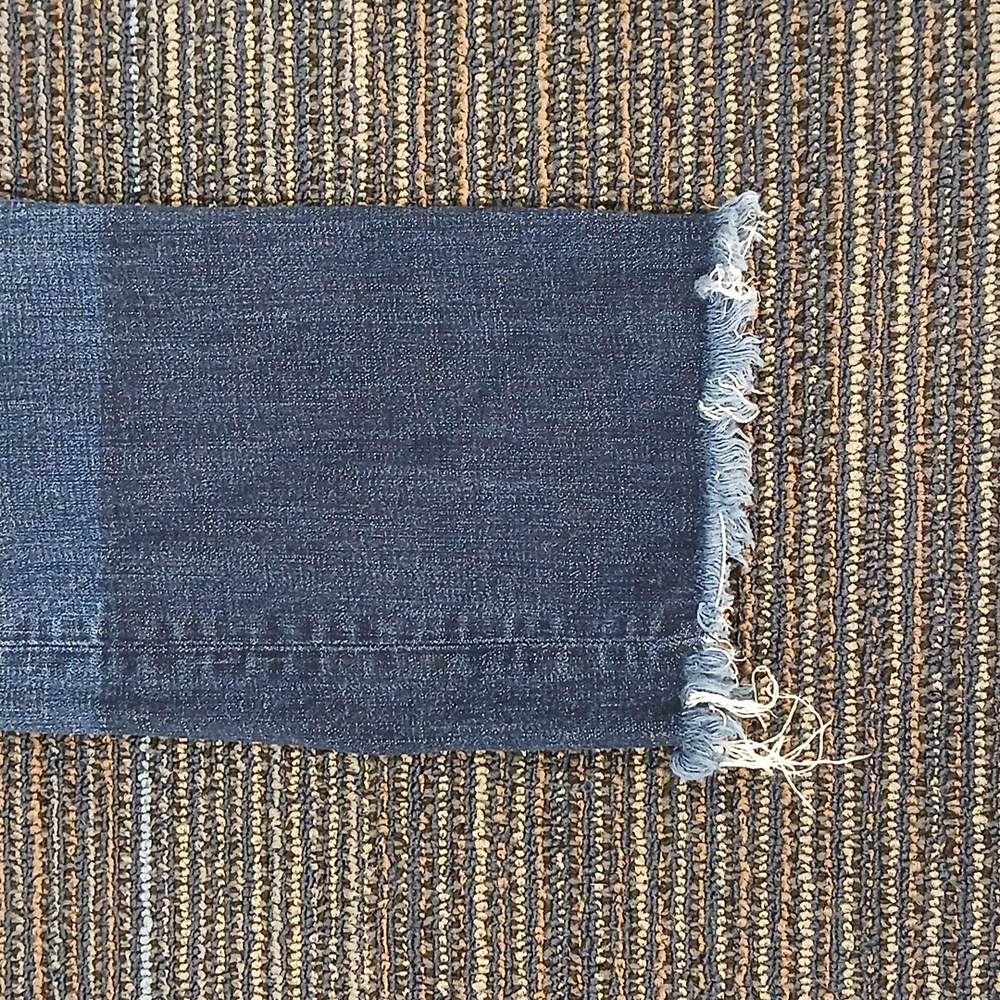 CAbi Women's Slim Boyfriend Denim Jeans 2 Tone Freyed Size 2 - Picture 2 of 9